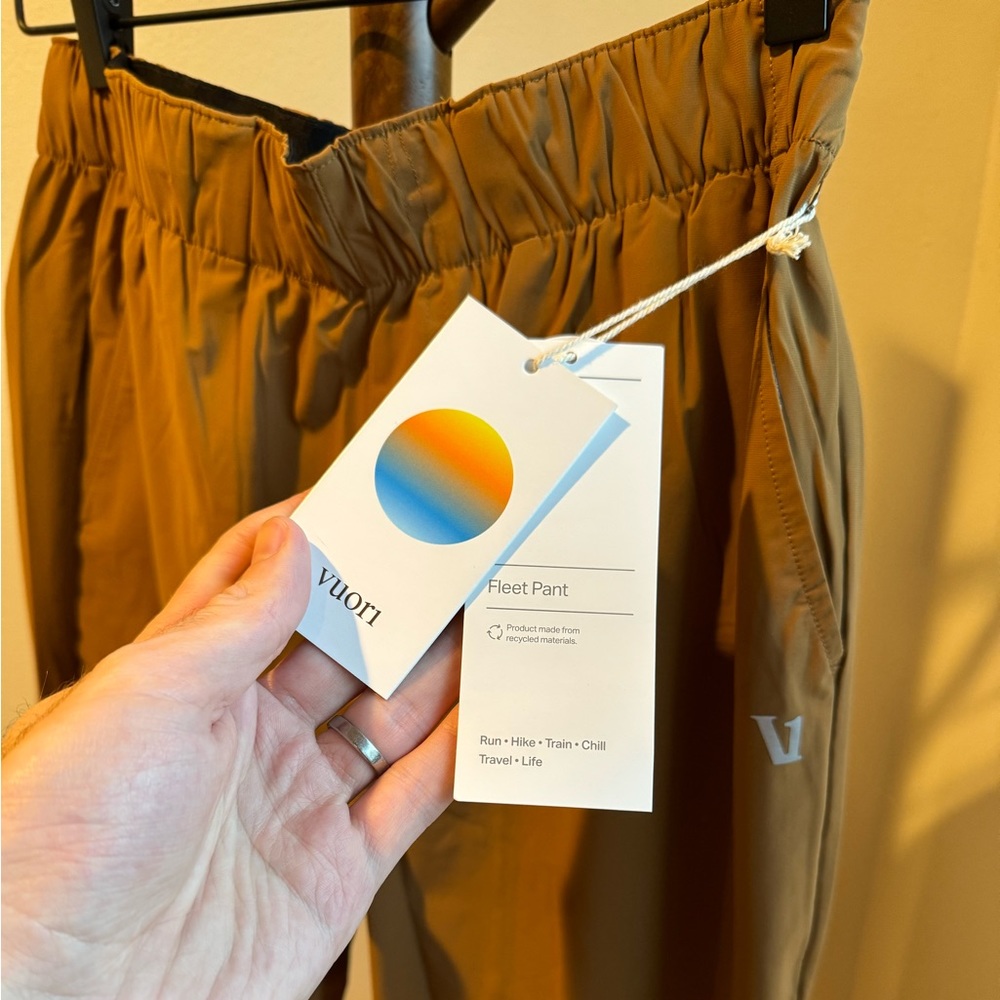 Vuori Men’s Medium Fleet Jogger - NWT